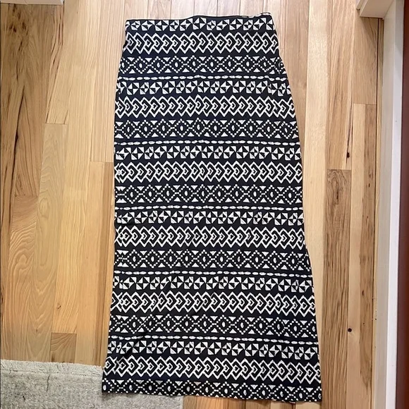 LOFT Blue and White Geometric Column Skirt - Picture 1 of 5